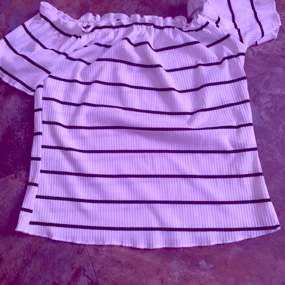 Off the shoulders crop top